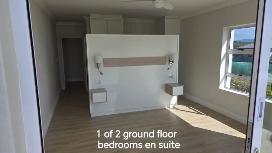 5 Bedroom Property for Sale in Baron View Western Cape